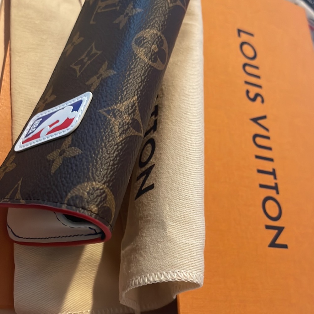 LVXNBA Woody Glasses Case. - Picture 2 of 7